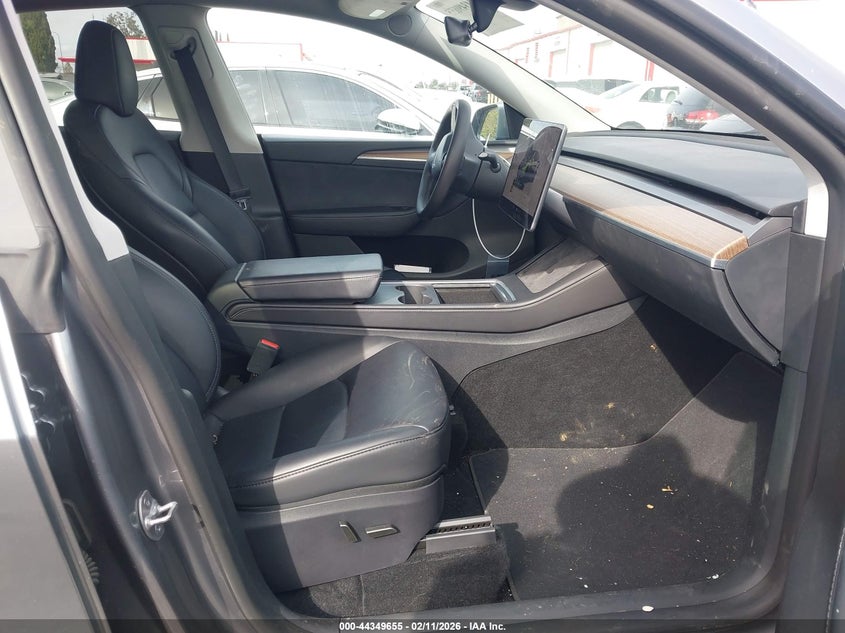 2025 Tesla Model Y Long Range Dual Motor Rear-Wheel Drive