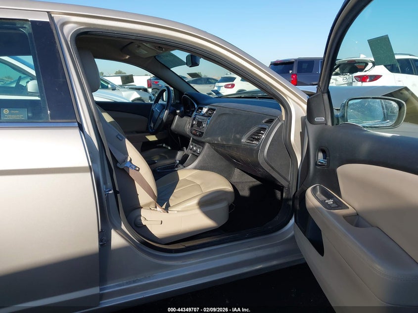 2013 Chrysler 200 Limited