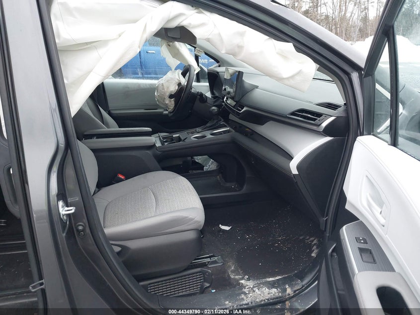 2025 Toyota Sienna Le