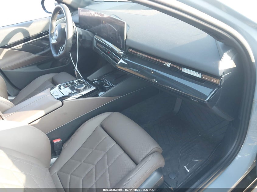 2025 BMW 530I xDrive