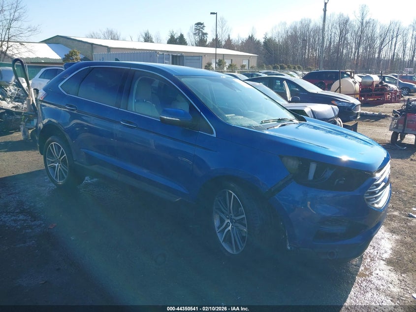 2022 Ford Edge Titanium