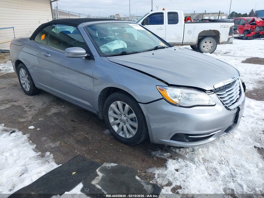 2013 Chrysler 200 Touring
