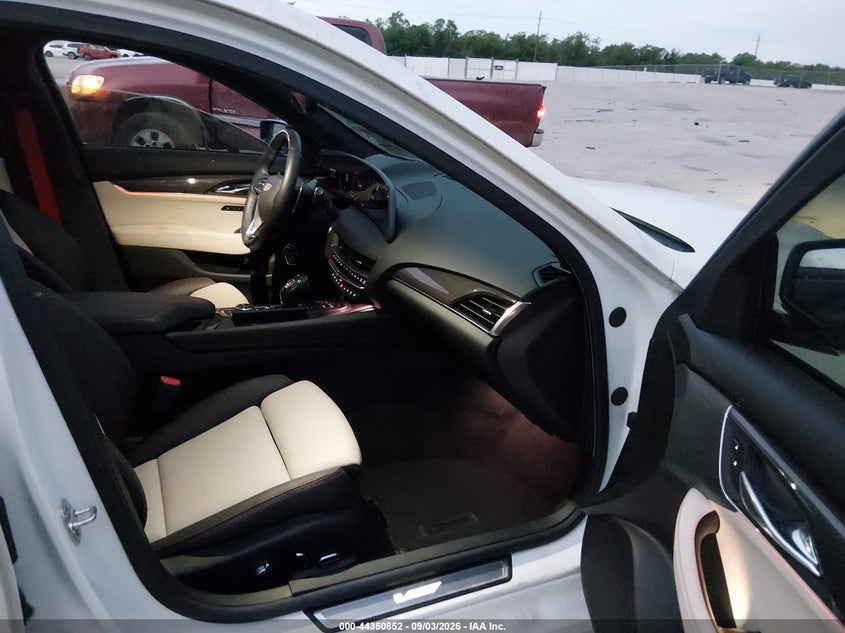 2025 CADILLAC CT5-V auction photo 5