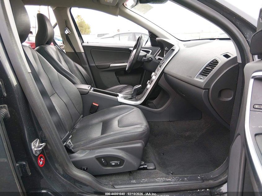 2016 Volvo Xc60 T6 Drive-E Platinum