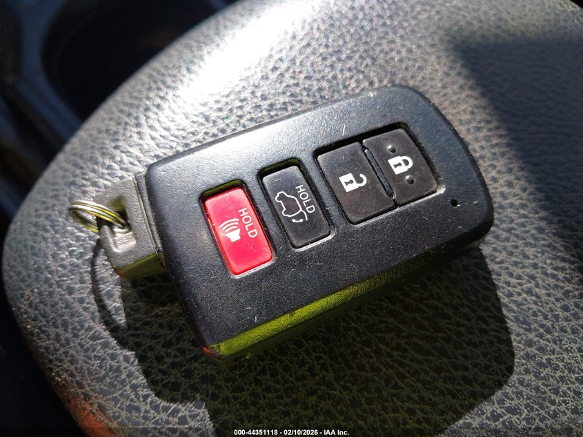 2017 Toyota Rav4 Hybrid Xle VIN: JTMRJREV9HD149315 Lot: 44351118