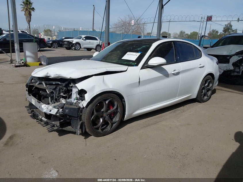 2017 Alfa Romeo Giulia Ti Rwd