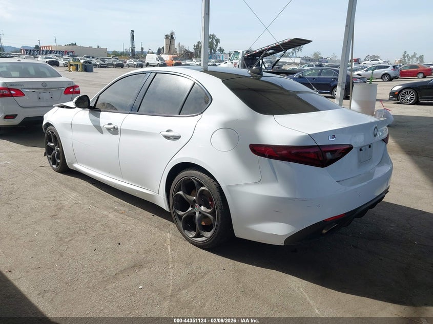 2017 Alfa Romeo Giulia Ti Rwd