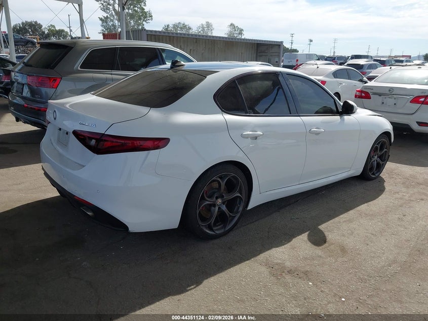 2017 Alfa Romeo Giulia Ti Rwd