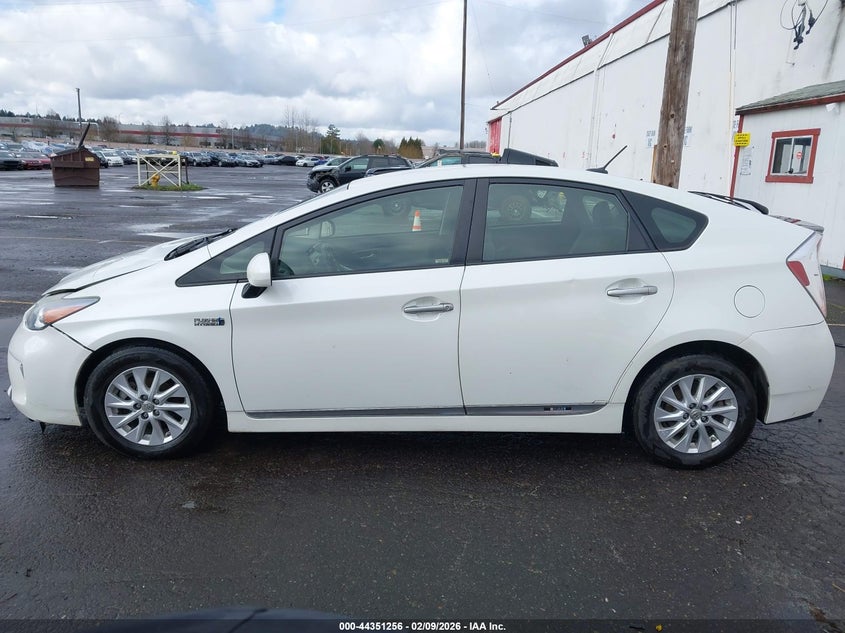 2012 Toyota Prius 1.8 Plug-In white Lot 111044351256 Vin JTDKN3DP8C3008384