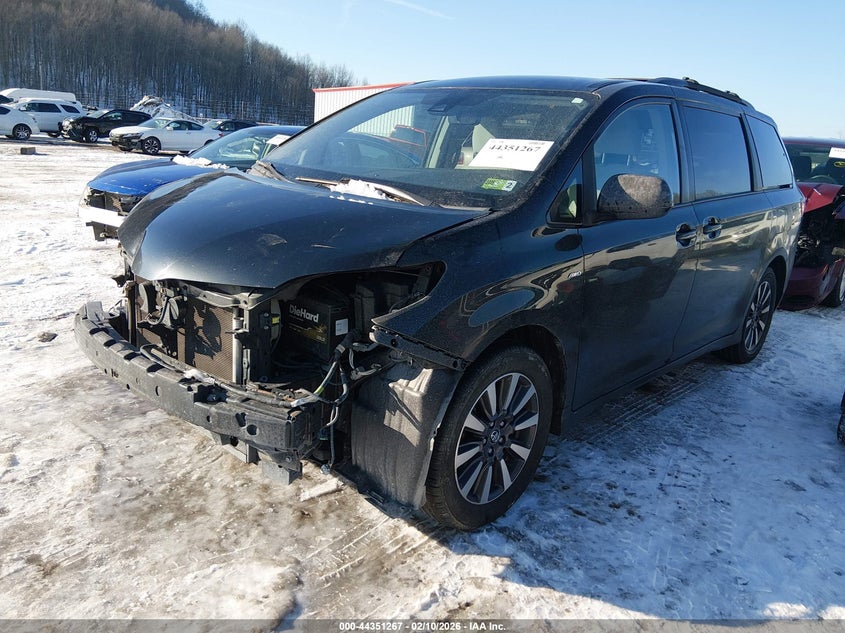2019 Toyota Sienna Le 7 Passenger