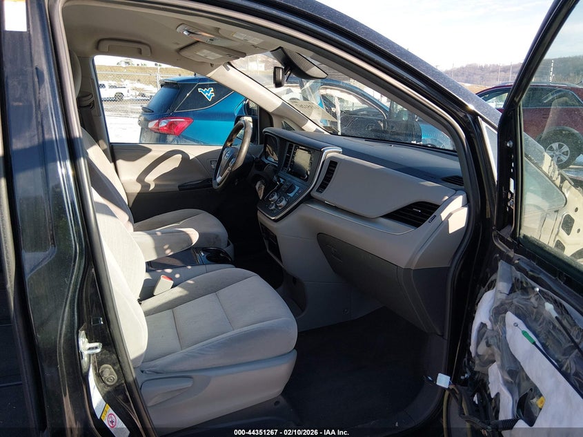 2019 Toyota Sienna Le 7 Passenger