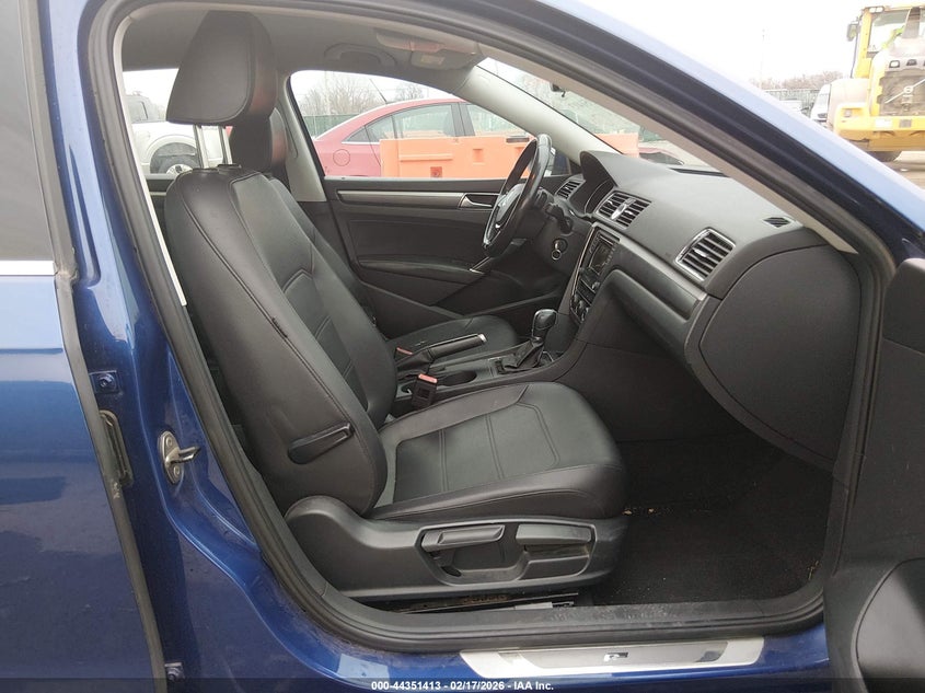 2016 Volkswagen Passat 1.8T R-Line