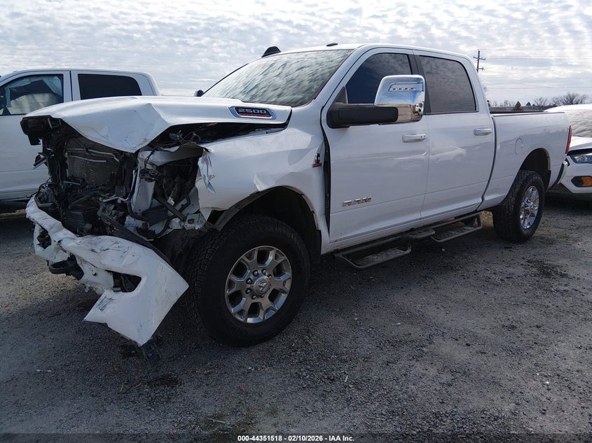 Vin: 3c6ur5fl4rg159688, lot: 44847972, ram 2500 laramie  4x4 6'4 box 20242