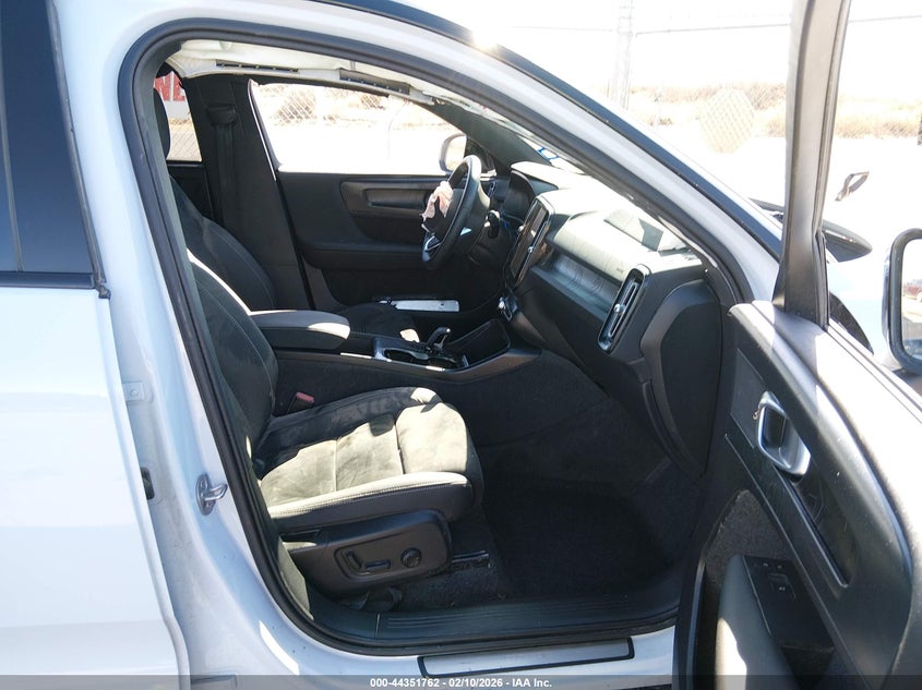 2024 Volvo Xc40 Recharge Pure Electric Twin Plus