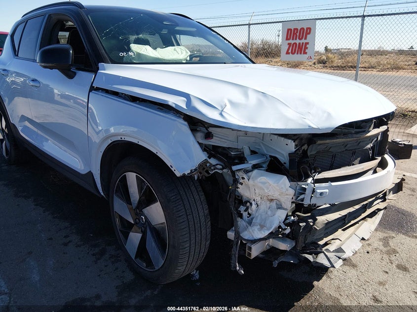 2024 Volvo Xc40 Recharge Pure Electric Twin Plus VIN: YV4ER3XL2R2275669 Lot: 44351762