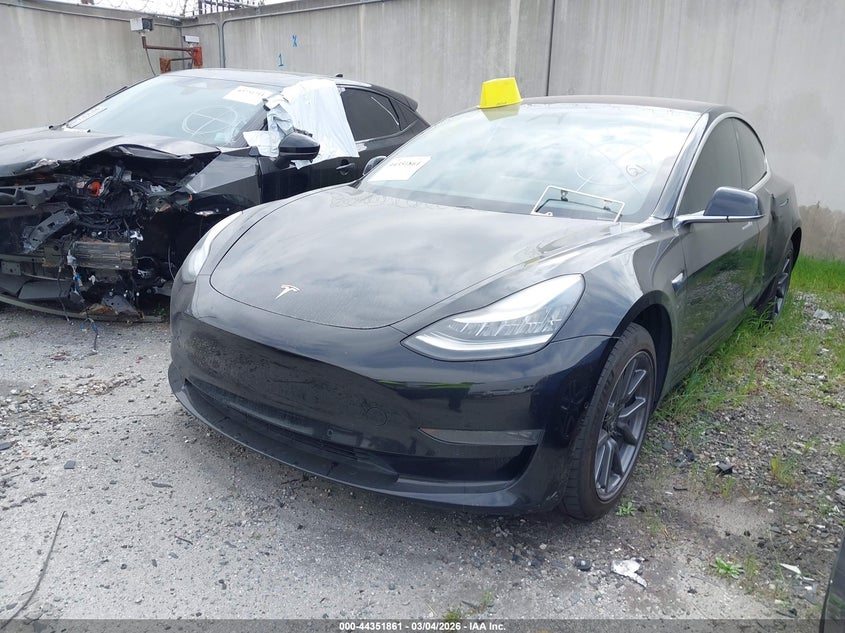 2018 Tesla Model 3 Long Range/Mid Range