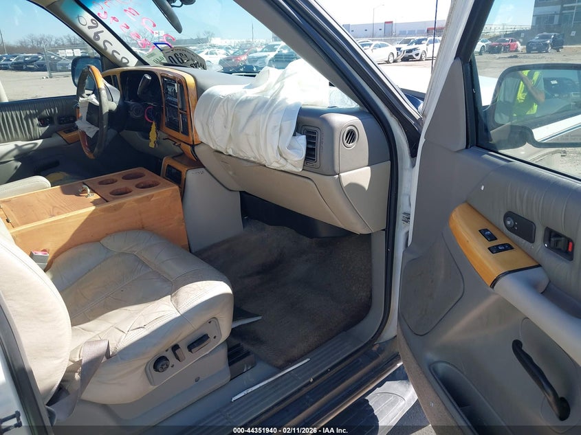 2001 Chevrolet Suburban 1500 Lt