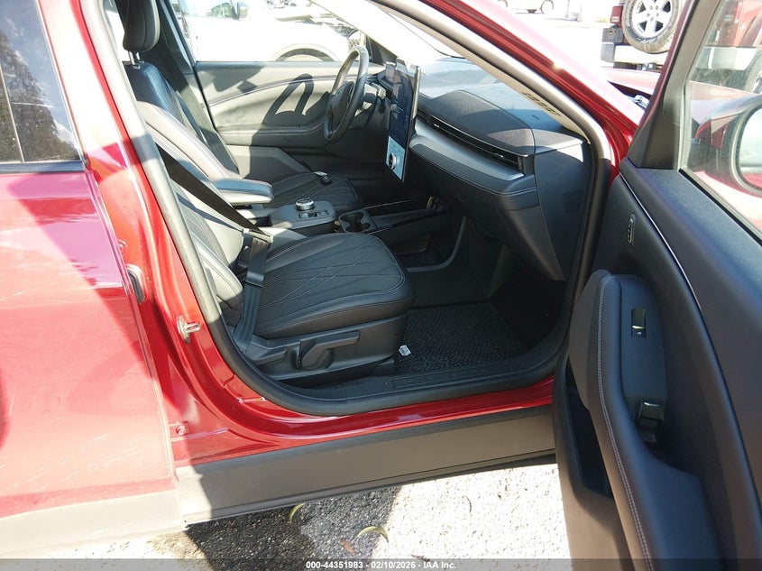 2022 Ford Mustang Mach-E Select