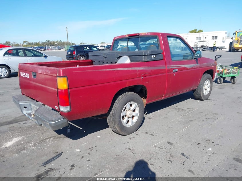 1997 Nissan 4X2 Truck Xe