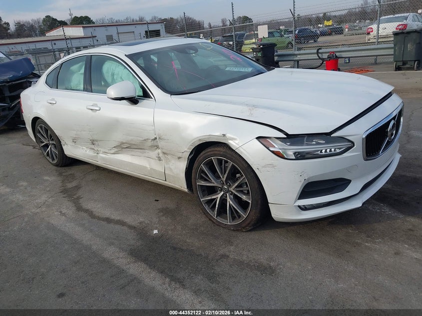 2017 Volvo S90 T5 Momentum