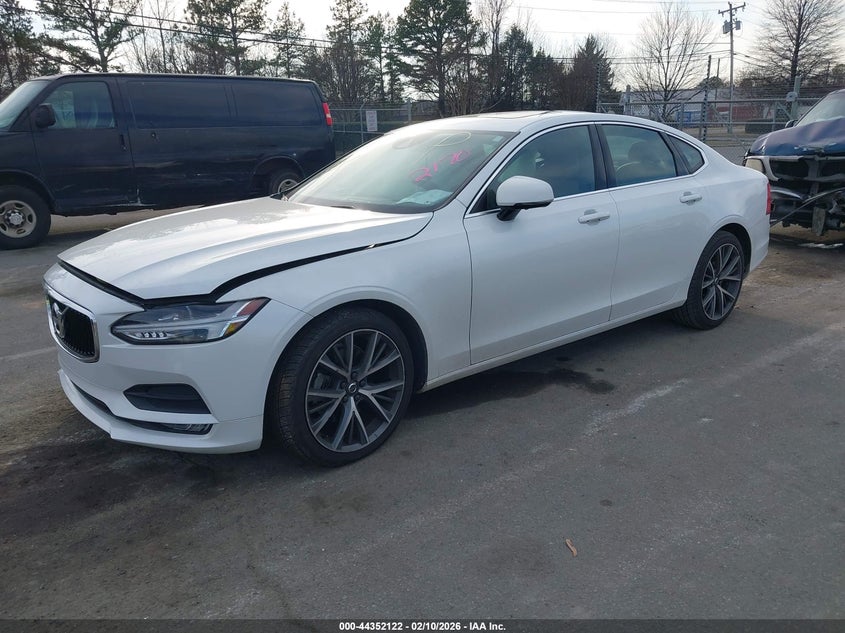 2017 Volvo S90 T5 Momentum