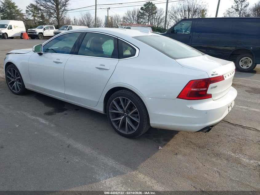 2017 Volvo S90 T5 Momentum