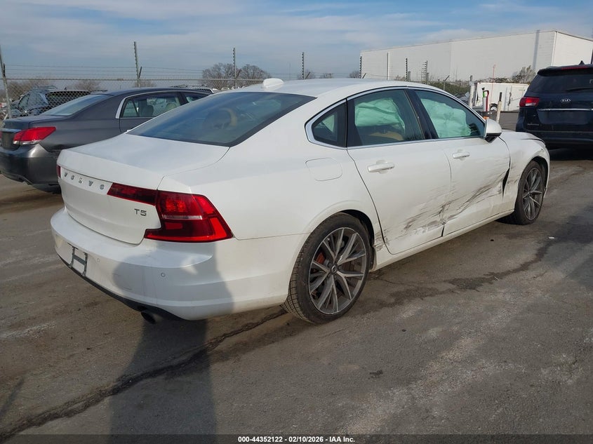 2017 Volvo S90 T5 Momentum