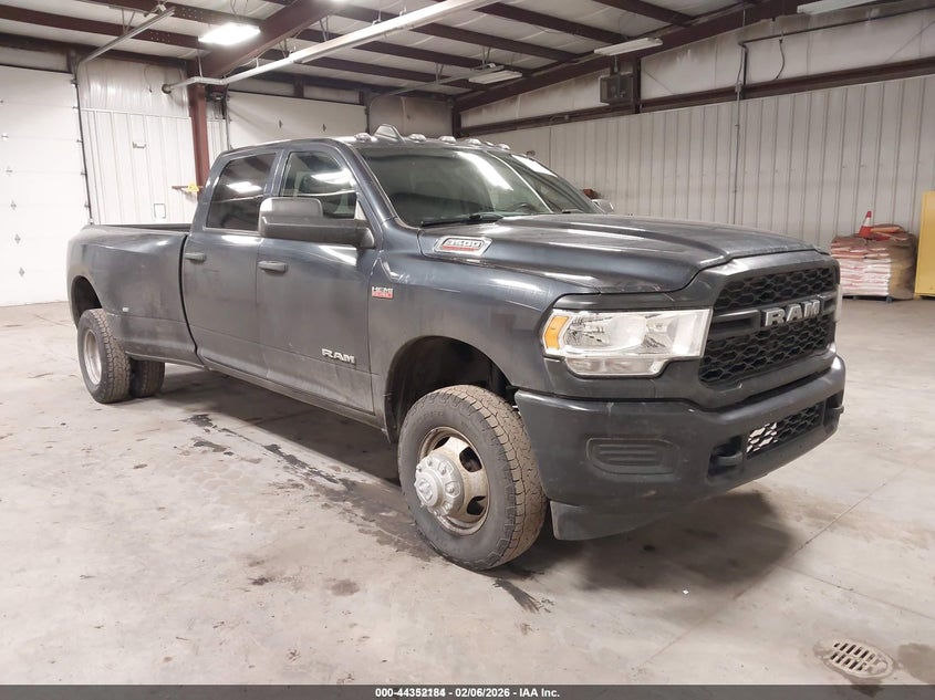 2021 Ram 3500 Tradesman 4X4 8' Box