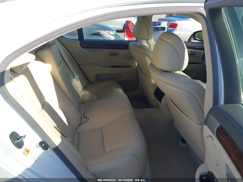 2015 Lexus Ls 460 VIN: JTHBL5EF8F5138437 Lot: 44352233