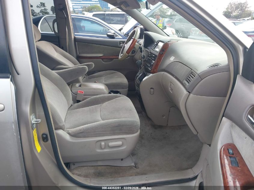 2005 Toyota Sienna Xle