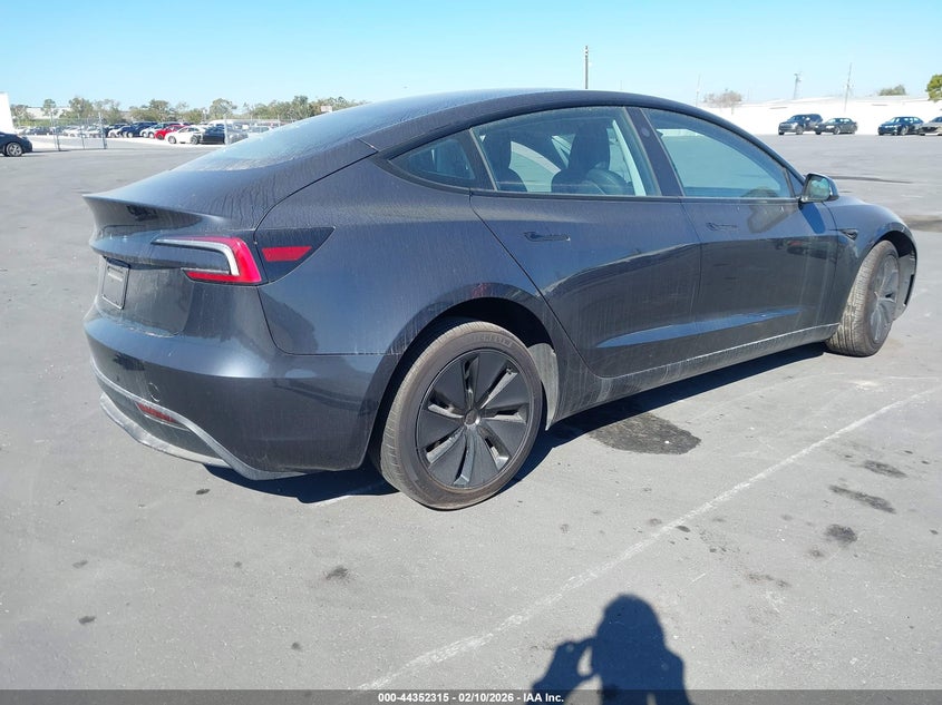 2025 Tesla Model 3 Long Range Rear-Wheel Drive/Standard Rear-Wheel Drive