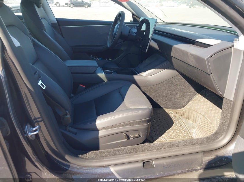 2025 Tesla Model 3 Long Range Rear-Wheel Drive/Standard Rear-Wheel Drive