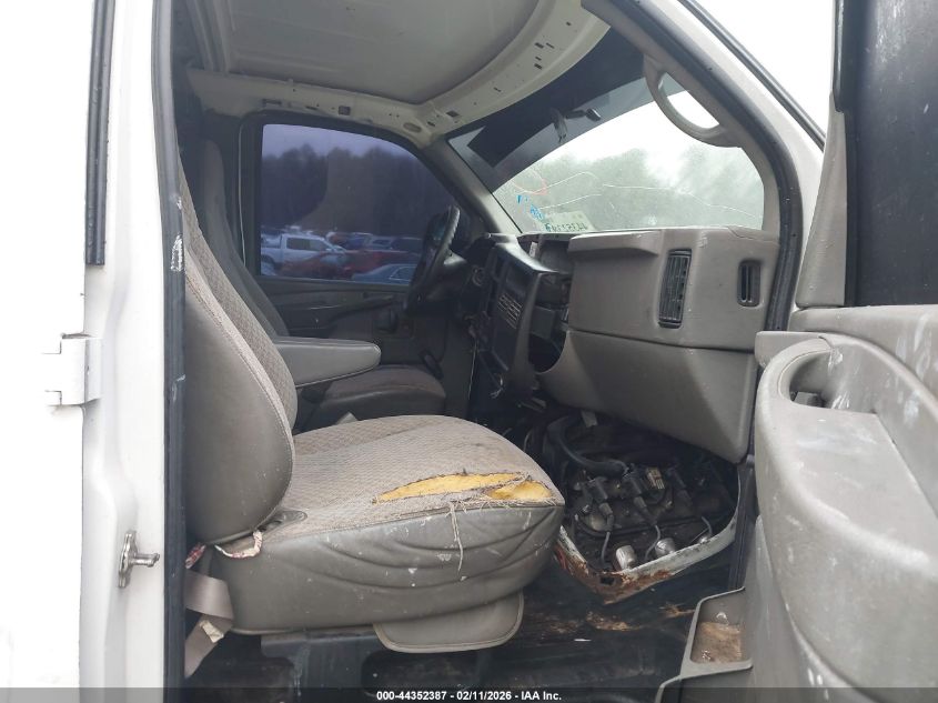 2006 GMC Savana Work Van