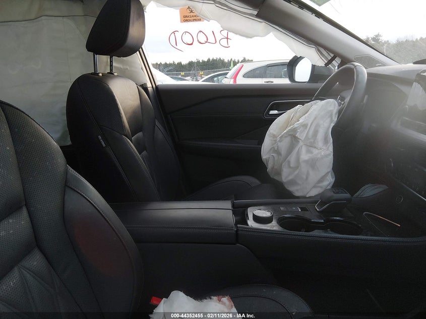 2023 Nissan Rogue Platinum Intelligent Awd