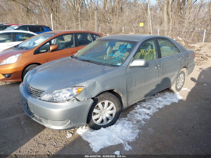 2005 Toyota Camry Le