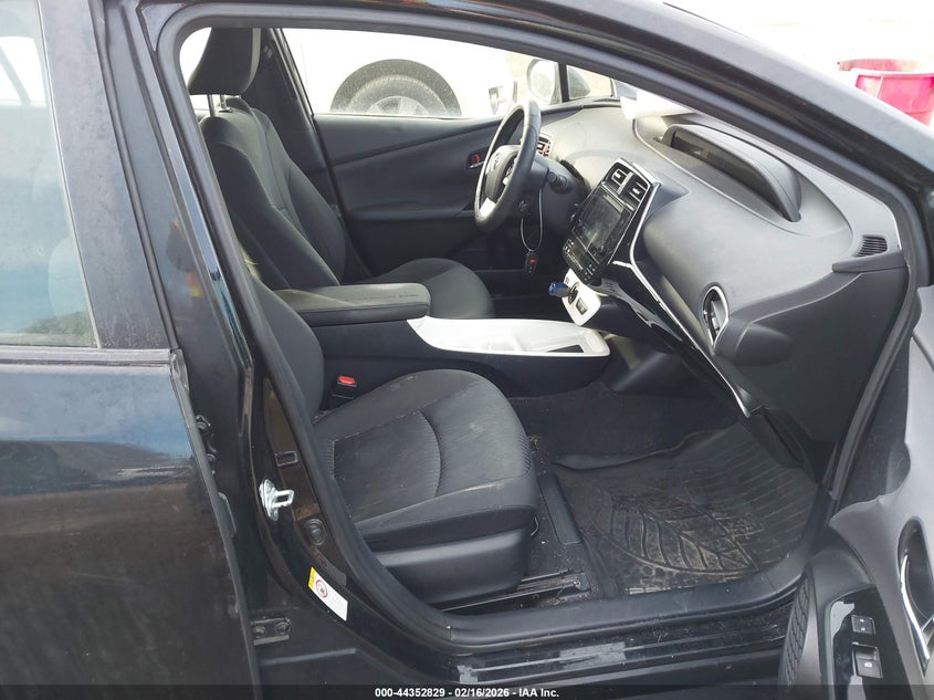 2016 Toyota Prius Three