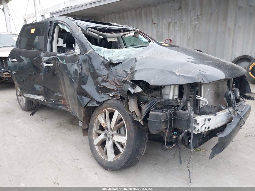 2015 NISSAN PATHFINDER PLATINUM