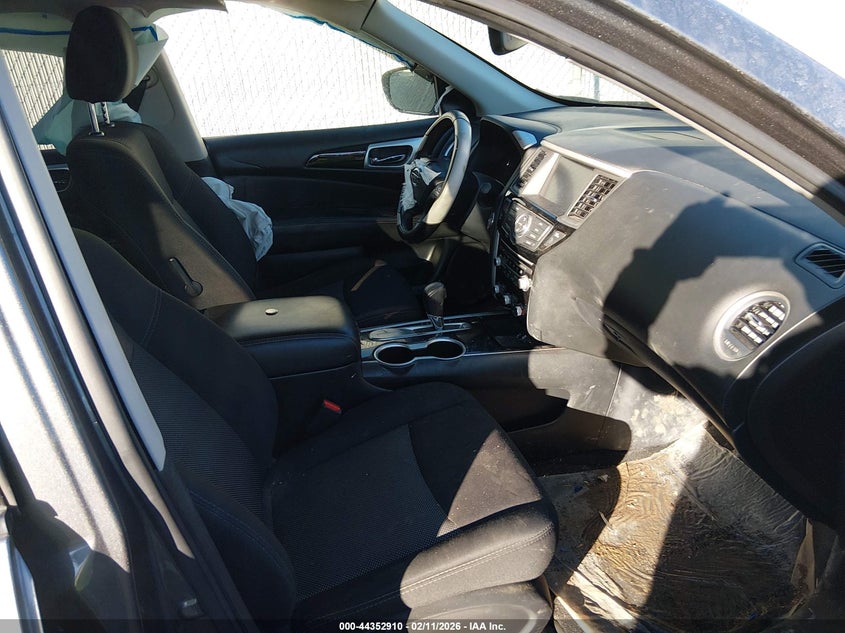 2019 Nissan Pathfinder Sv