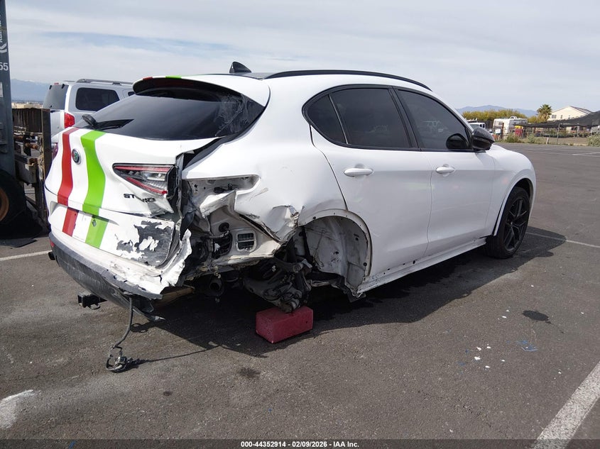 2020 Alfa Romeo Stelvio Sport Rwd