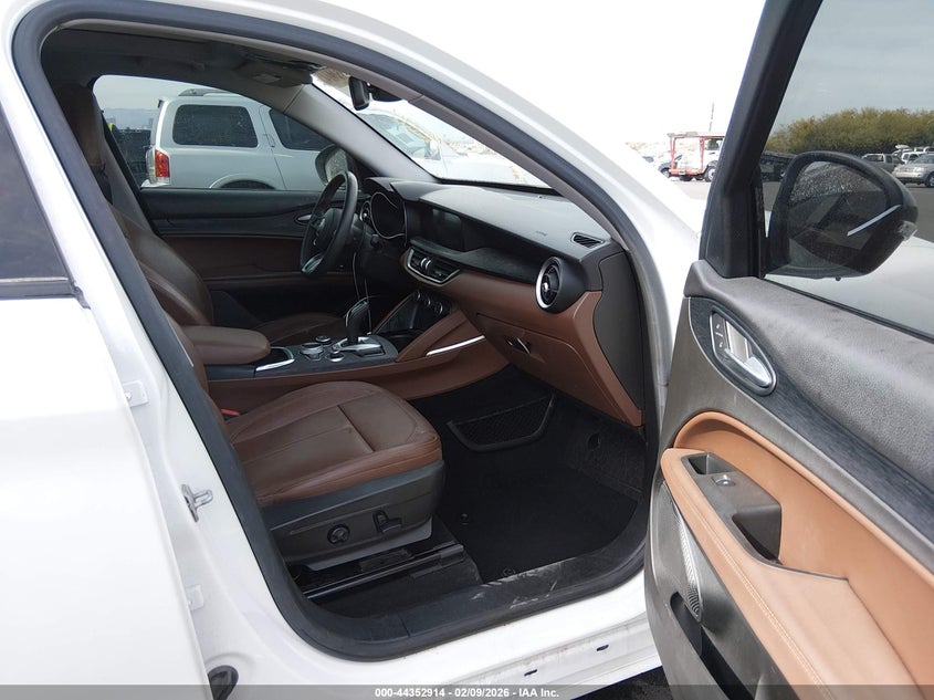 2020 Alfa Romeo Stelvio Sport Rwd