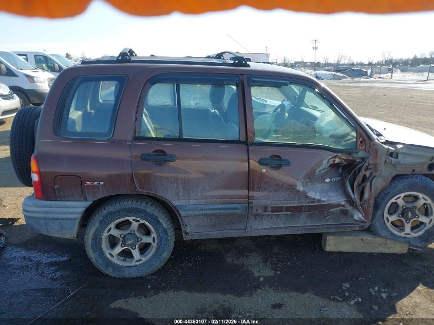 2000 Chevrolet Tracker Hard Top VIN: 2CNBJ13C1Y6920638 Lot: 44353107