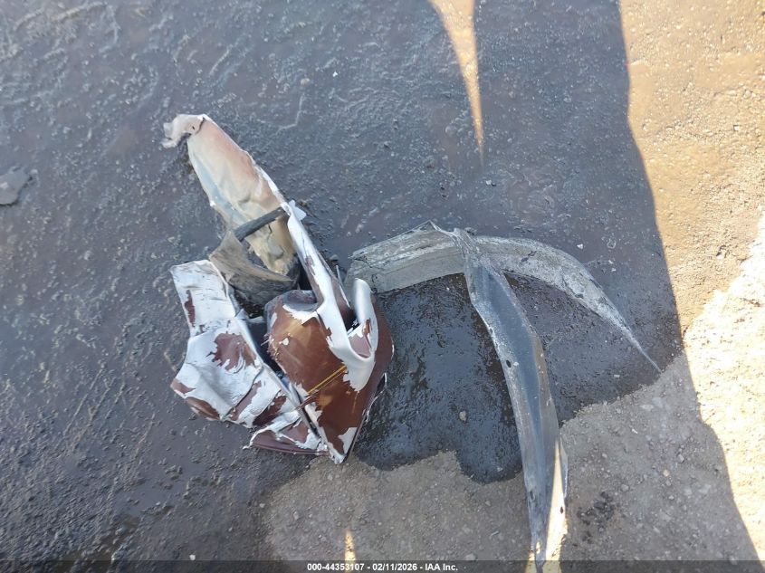 2000 Chevrolet Tracker Hard Top VIN: 2CNBJ13C1Y6920638 Lot: 44353107