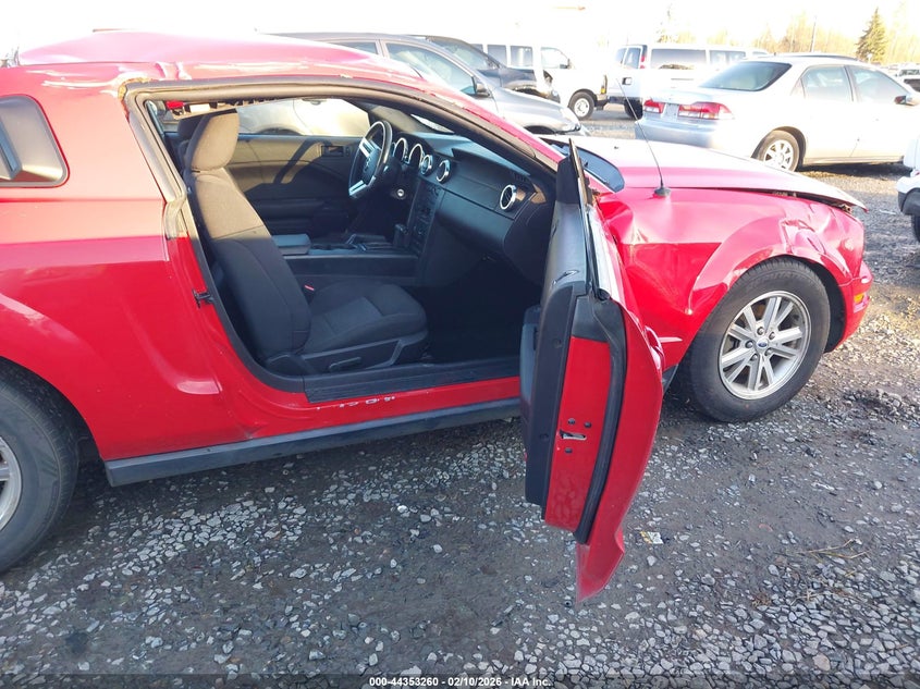 2007 Ford Mustang V6 Deluxe/V6 Premium