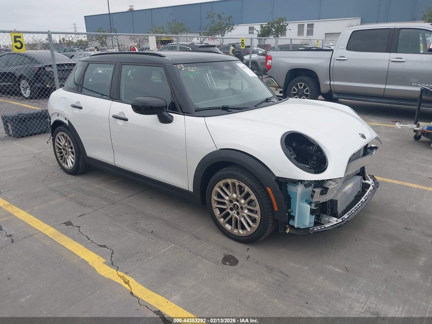 2025 MINI HARDTOP  (VIN: WMW43GD03S2W88611)