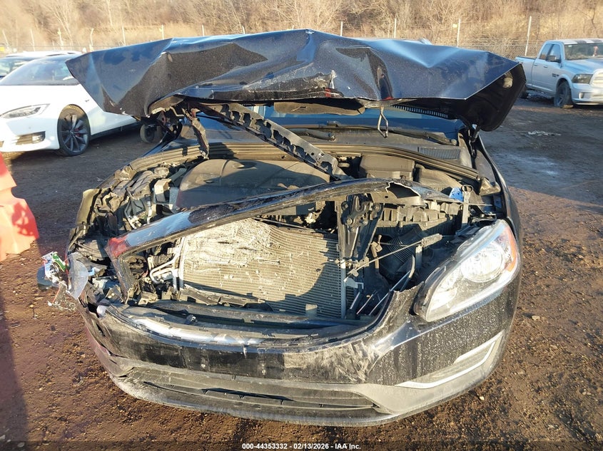 2017 Volvo V60 T5 Premier VIN: YV140MSK1H1359087 Lot: 44353332