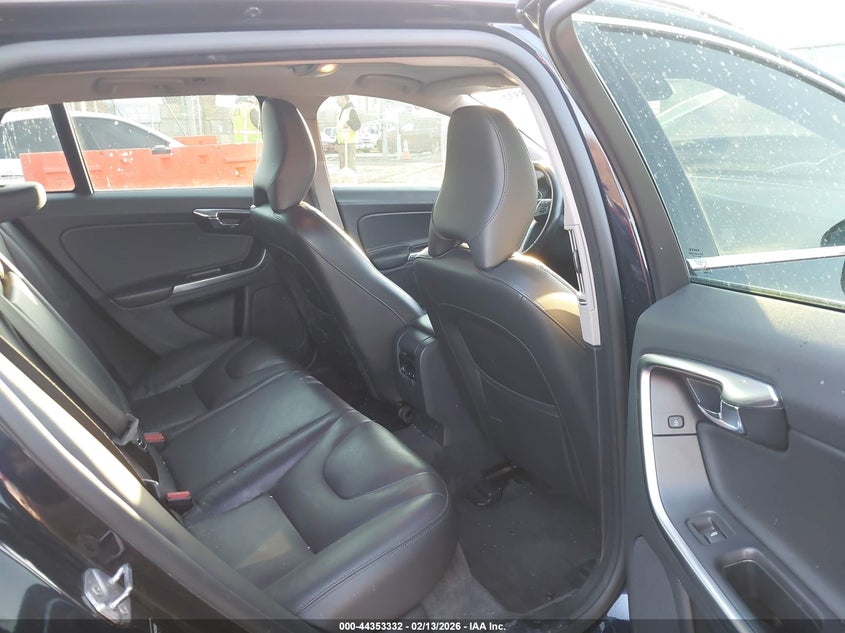 2017 Volvo V60 T5 Premier VIN: YV140MSK1H1359087 Lot: 44353332