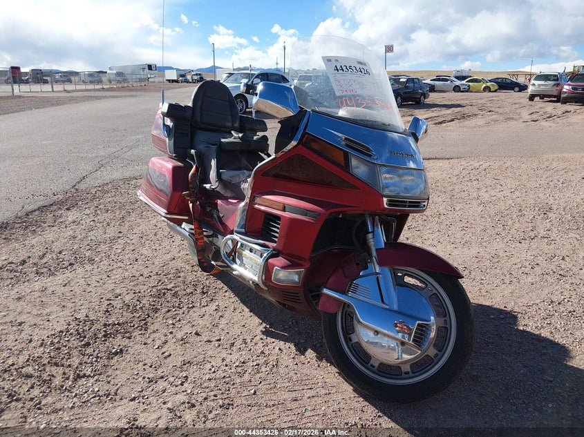 1HFSC2248TA800366 HONDA GOLDWING Photo 1