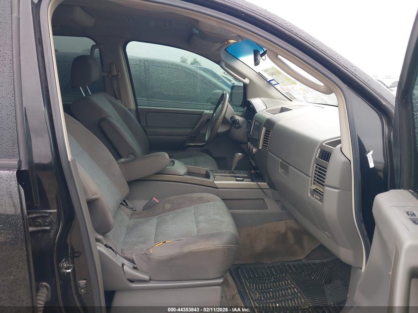 2005 Nissan Titan Se