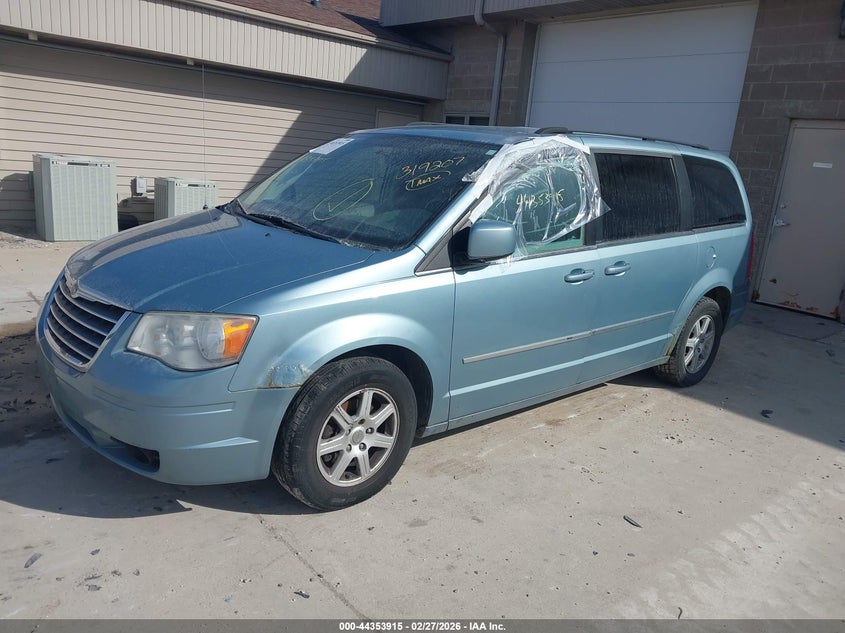 Vin: 2a4rr5d16ar319207, lot: 44850377, chrysler town & country touring 20102