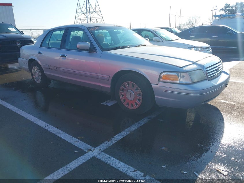 2003 Ford Crown Victoria Standard